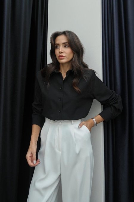 أسود