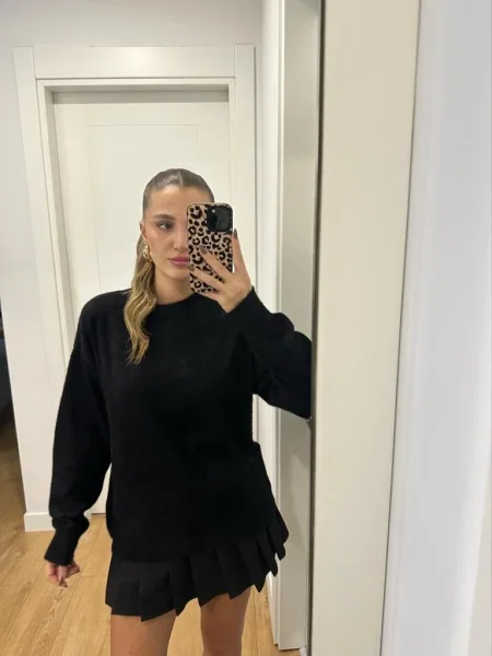 أسود